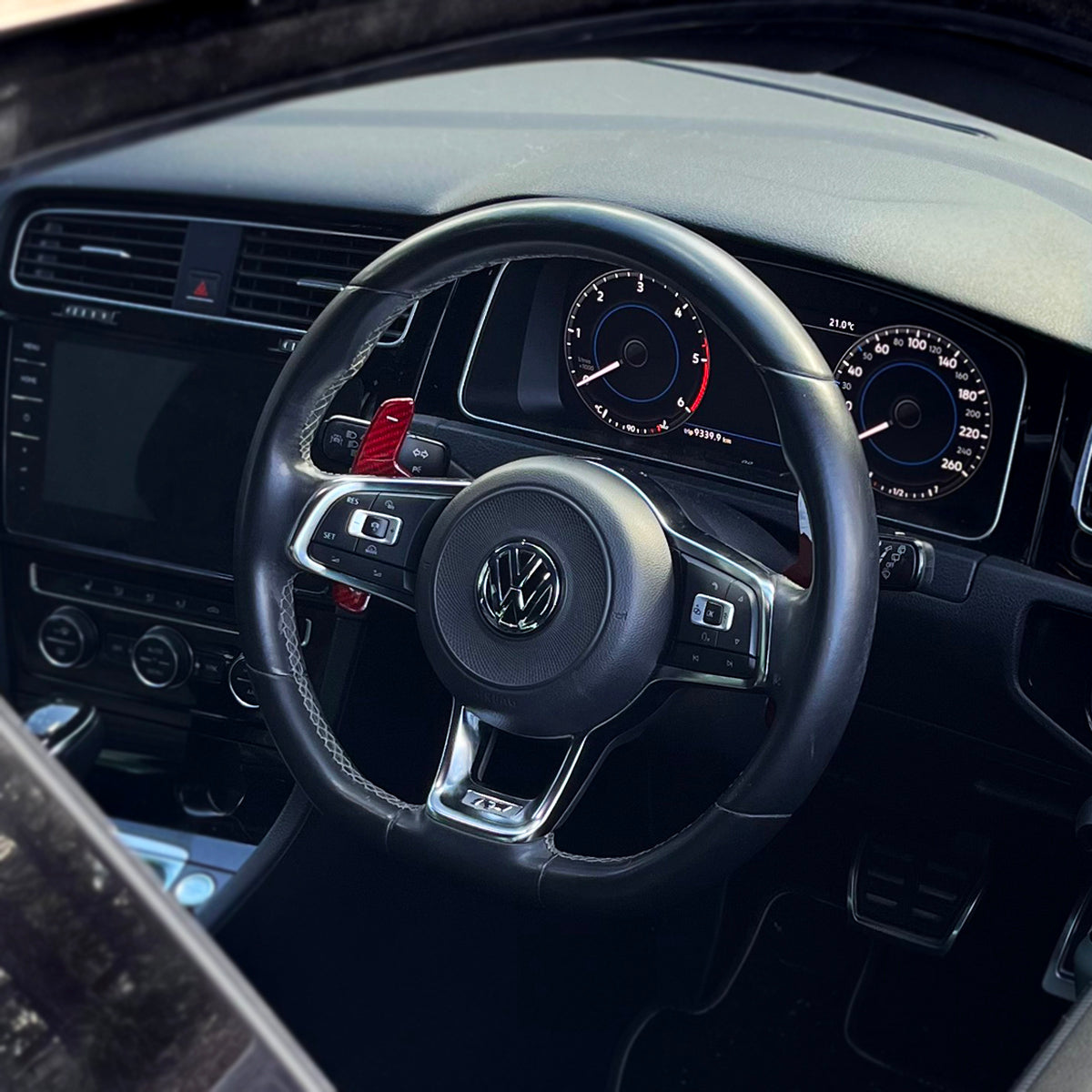 VW MK7 Carbon Fiber Replacement Paddle Shifters (SE7EN)