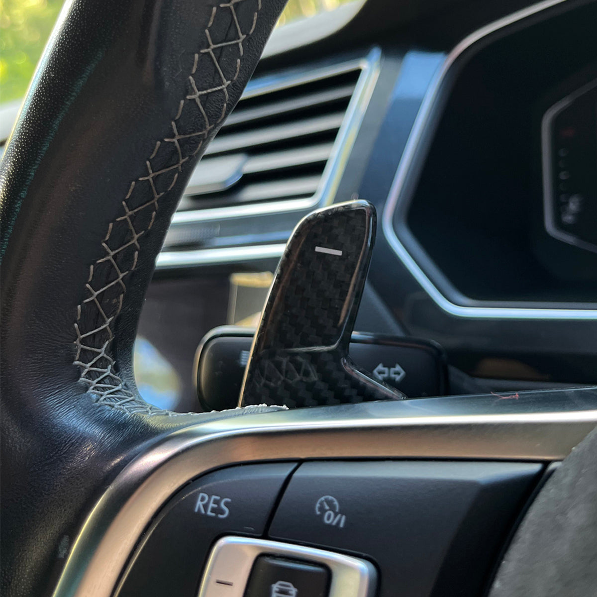 VW MK7 Carbon Fiber Replacement Paddle Shifters (SE7EN)