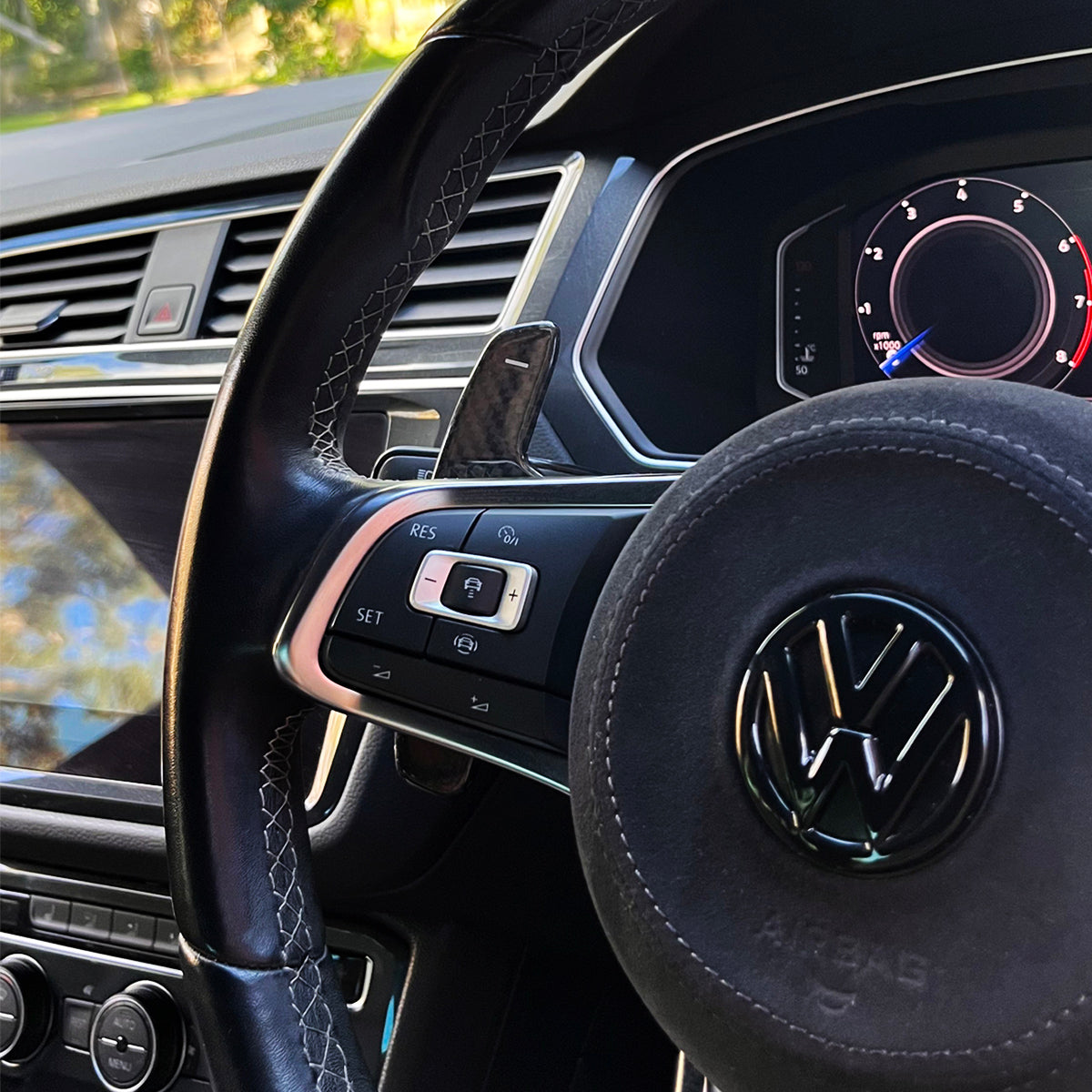 VW MK7 Carbon Fiber Replacement Paddle Shifters (SE7EN)