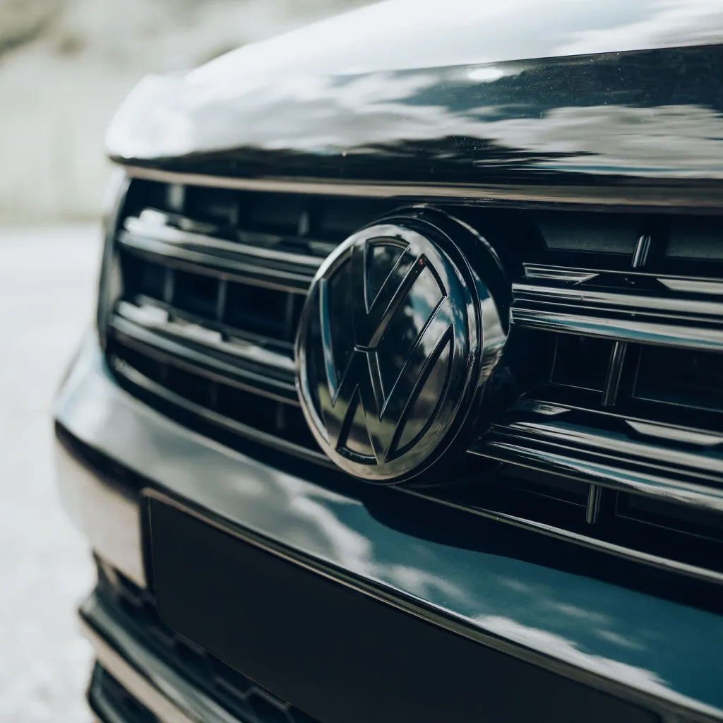 Black VW Emblem Front/Rear for VW Amarok MK1 2H