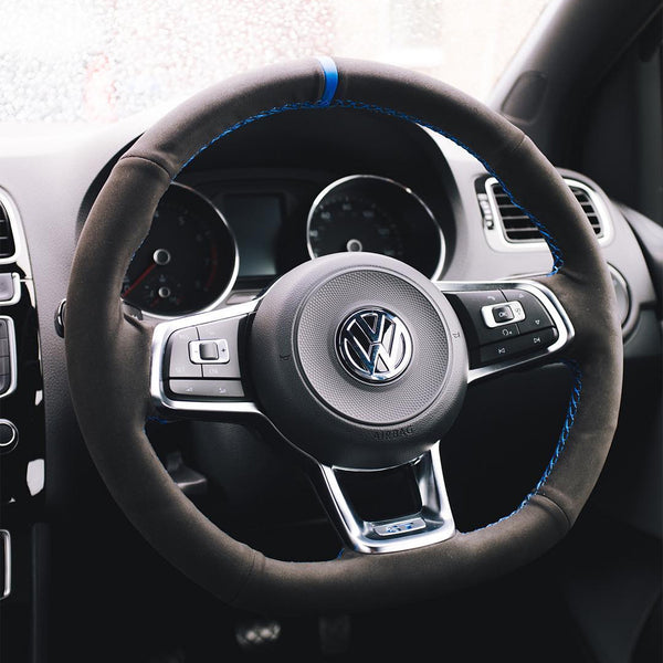 Housse de volant en daim personnalisée pour VW